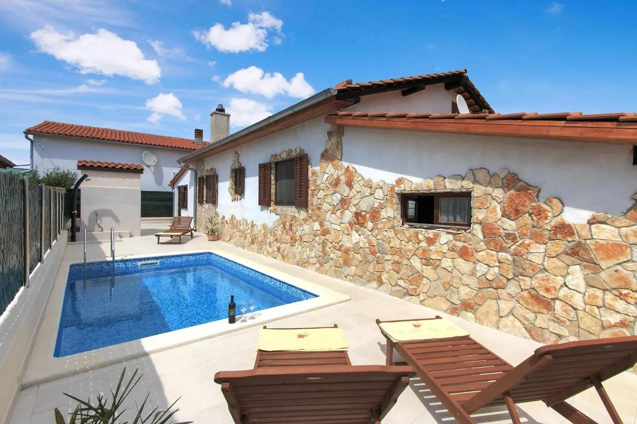 Holiday Home In Fazana/Istrien 11339 location
